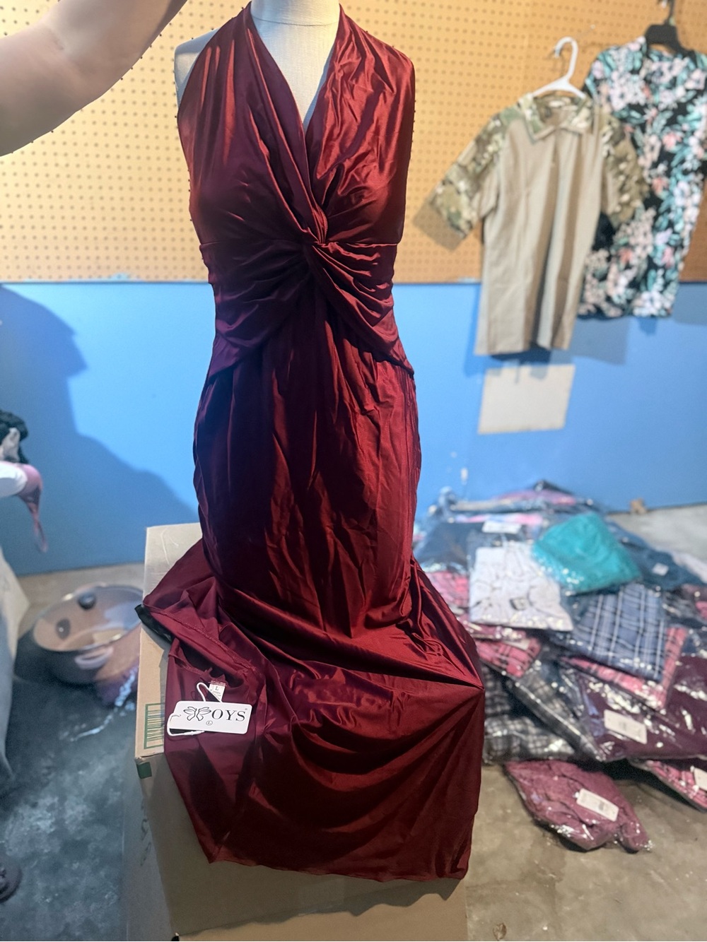 Elegant Strapless Twist-Front Evening Dress in Deep Wine